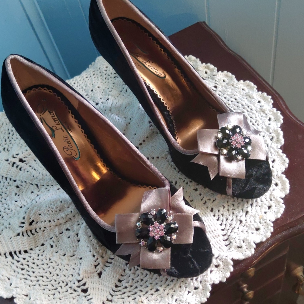 High Heels - Picture 7 of 8